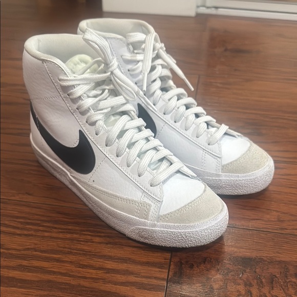 Nike White High-Top Blazers - Picture 3 of 5